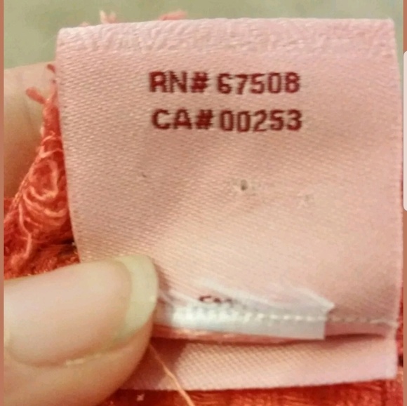 Theodora & Callum scarf - Picture 4 of 5